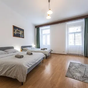 Wenceslas Square 2 Bedroom , Praga República Checa